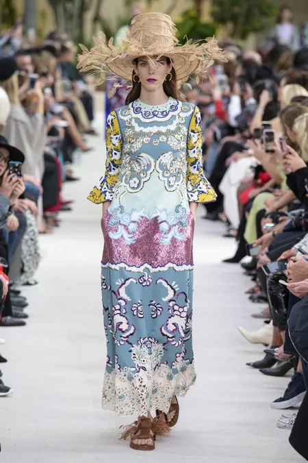 Runway look, Valentino
